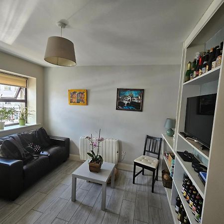 Cosy City Centre Apartment กัลเวย์ ภายนอก รูปภาพ
